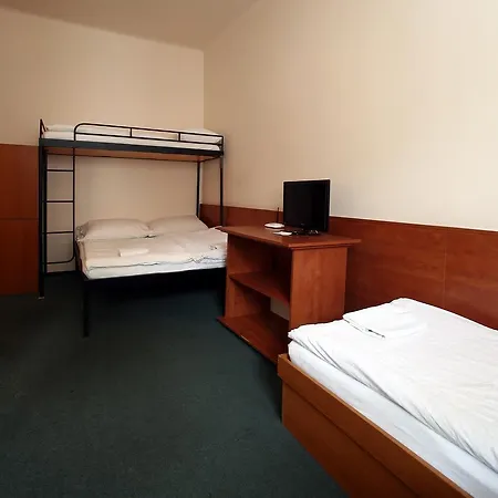 Euro Hostel *